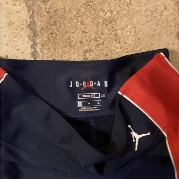 Nike Jordan Women's Size M Utility Bike Shorts Tight fit LIMITED EDITION
@9 - Picture 3 of 3